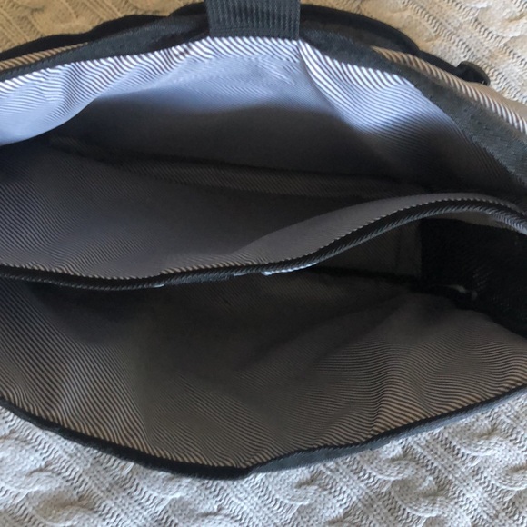 Swiss Gear Crossbody Messenger Bag for laptop/books - Heather grey & black - Picture 11 of 16